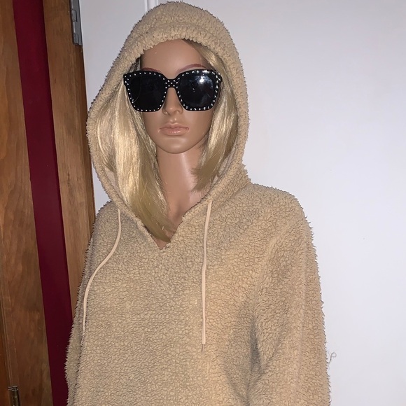 Brooklyn Cloth Women’s Teddy Hoodie Tan Medium - Picture 2 of 11